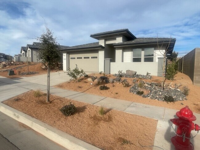 Building Photo - Coral Canyon Beauty!