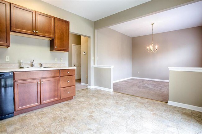 Foto del edificio - 6 Hillside Ct N