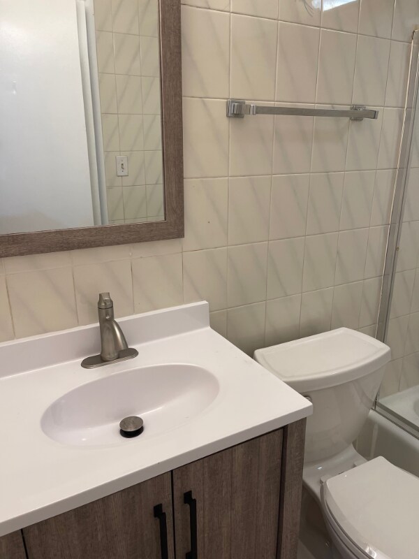 Foto del edificio - 7238 Kennedy Ave