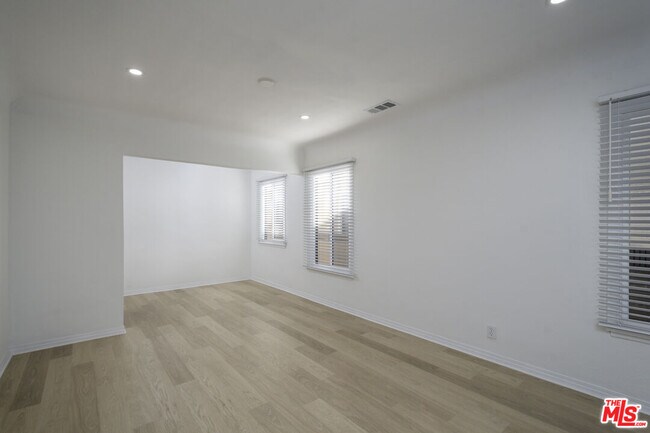 Building Photo - 4160 167th St