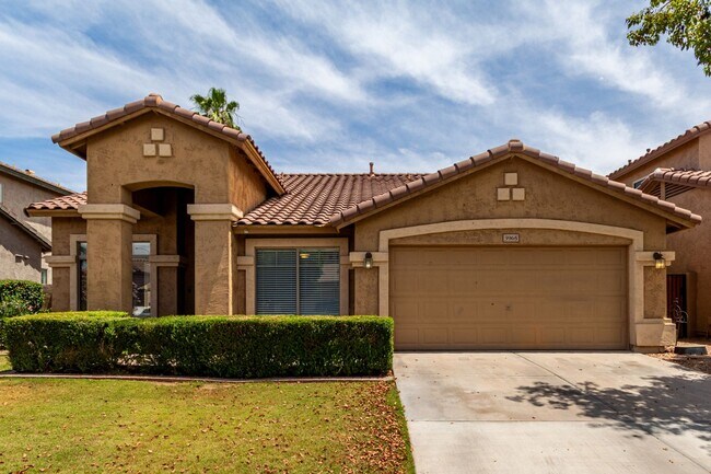 Building Photo - 5 Bedroom home in Chandler