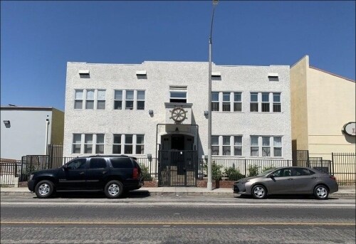Primary Photo - 729 N Marine Ave