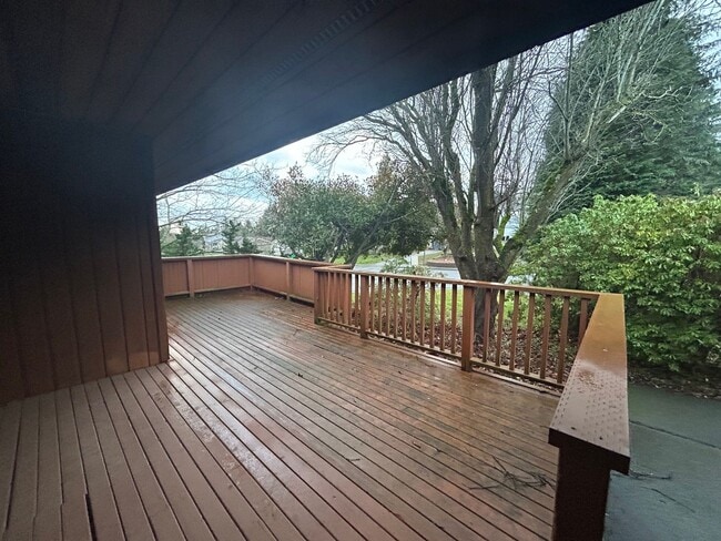 Building Photo - 5888 Shannon Ave