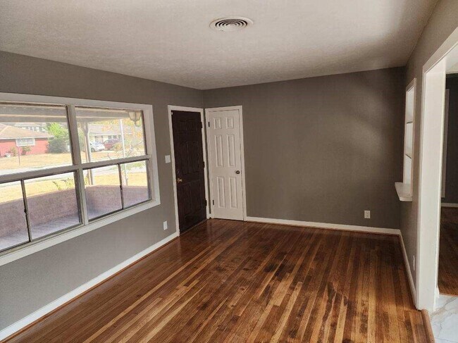 Foto del edificio - 1853 Huge Oaks St