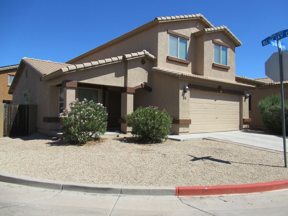 Foto principal - Spacious Home in Gated Community!