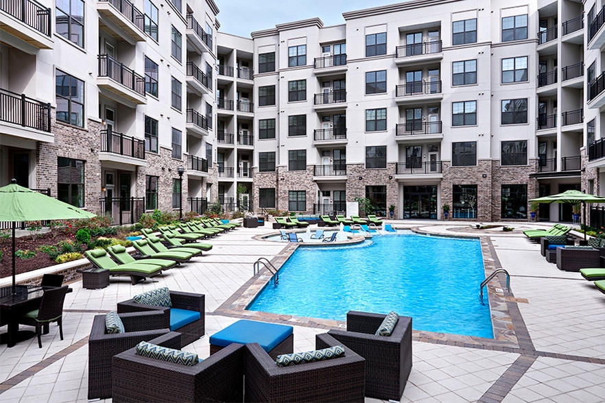 2700 Charlotte Ave Apartments Rentals Nashville, TN