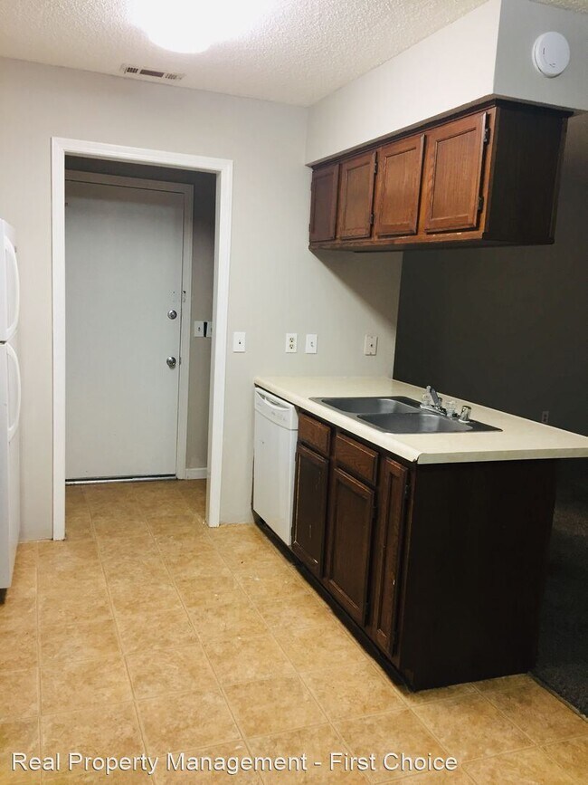 Building Photo - 2 br, 1 bath House - 2009 Keith Circle unit B