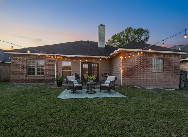Foto del edificio - 3 Bed, 2 Bath Single Family home