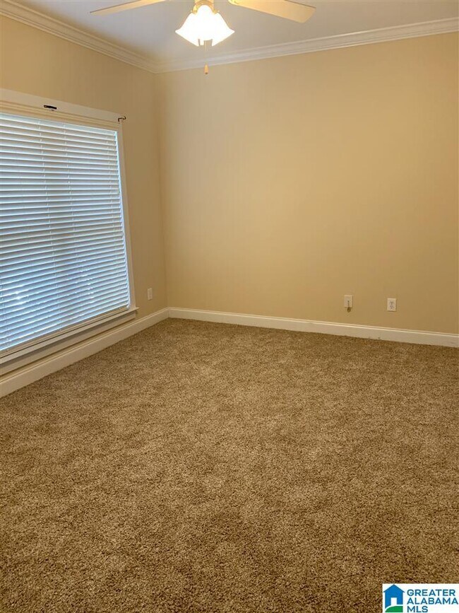 Building Photo - 213 Amy Ln