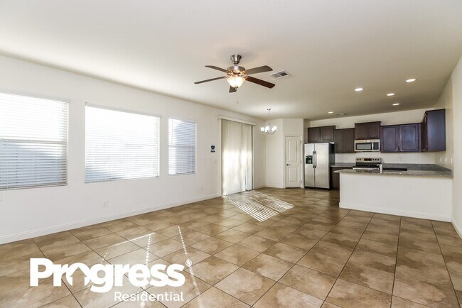 Building Photo - 5535 E June St