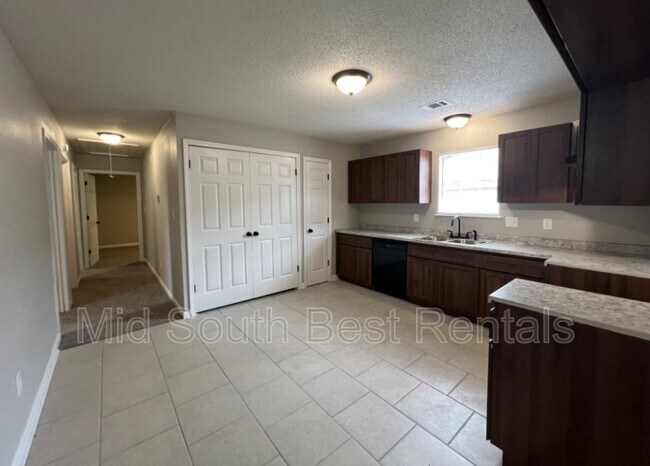 Foto del edificio - 15 Haas Ave