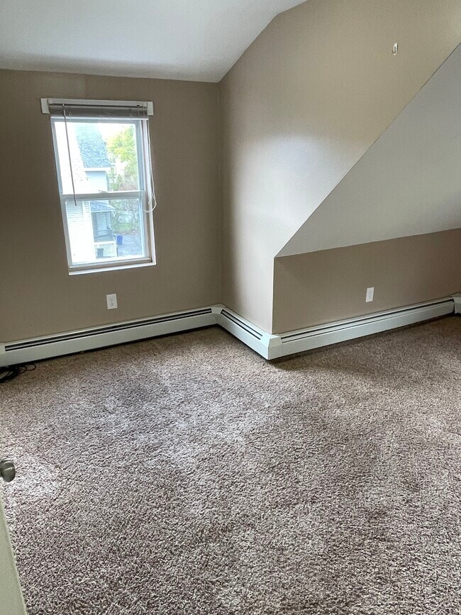 Bedroom 2 - 62 Saunders St