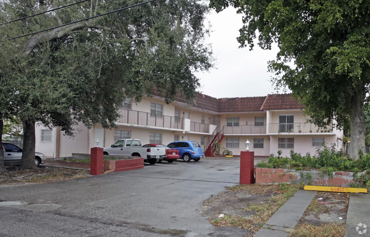 Primary Photo - 2970 SW 38th Ct