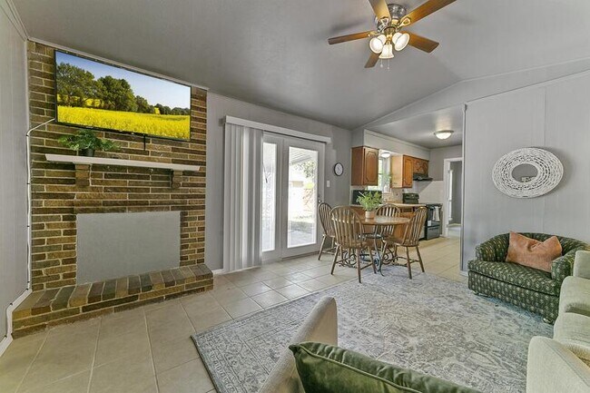 Foto del edificio - 3932 Edgewood Dr