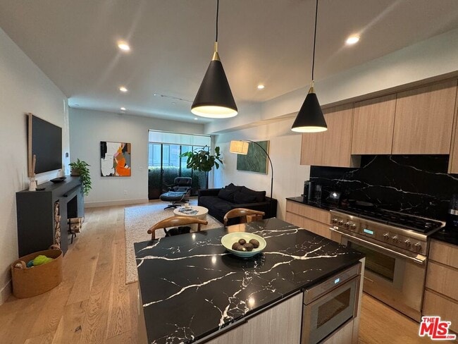 Building Photo - 1144 N Detroit St