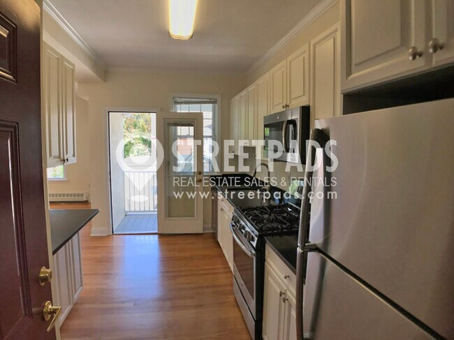 Building Photo - 65 Langdon St