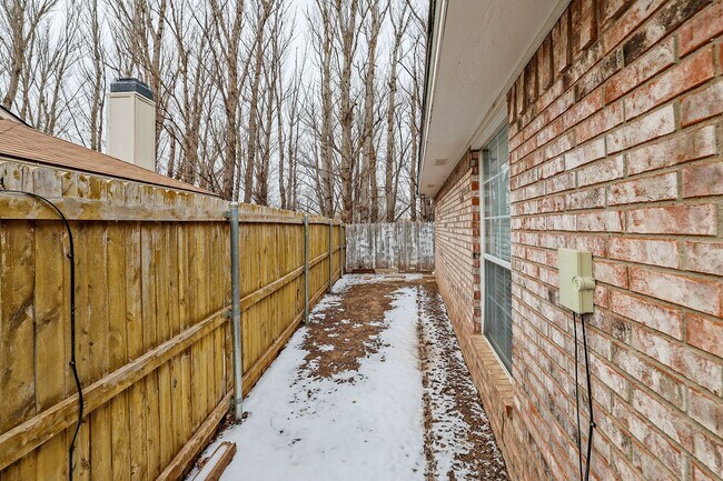 Foto del edificio - 5706 Laguna Dr