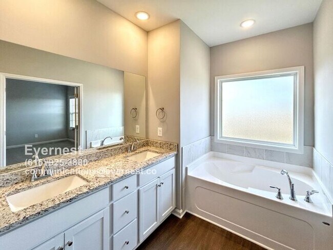 Building Photo - Spacious 4-Bedroom Home with Covered Patio...
