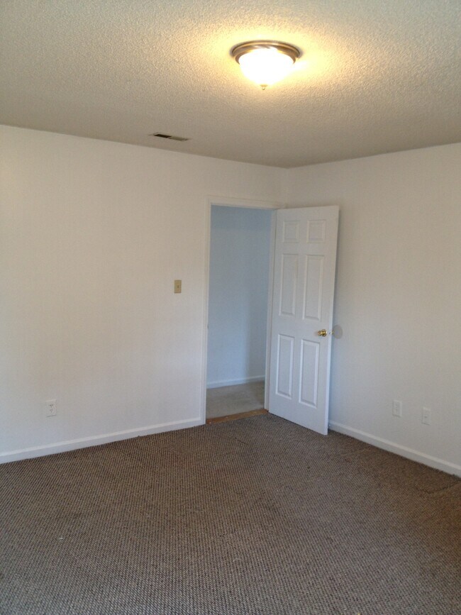 Dormitorio principal - 1102 Pecan Plz