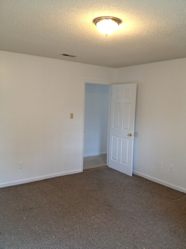 Master Bedroom - 1102 Pecan Plz