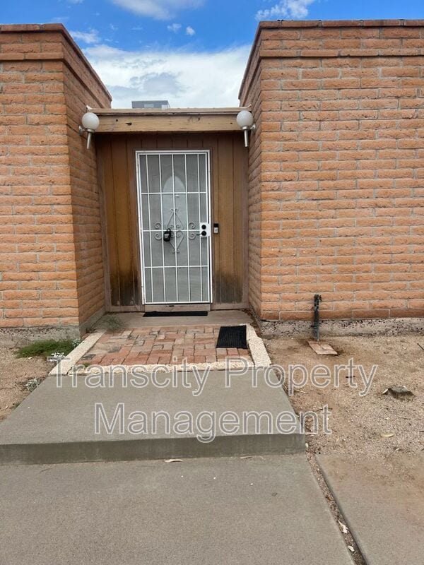 Building Photo - 8432 E Mangun Rd