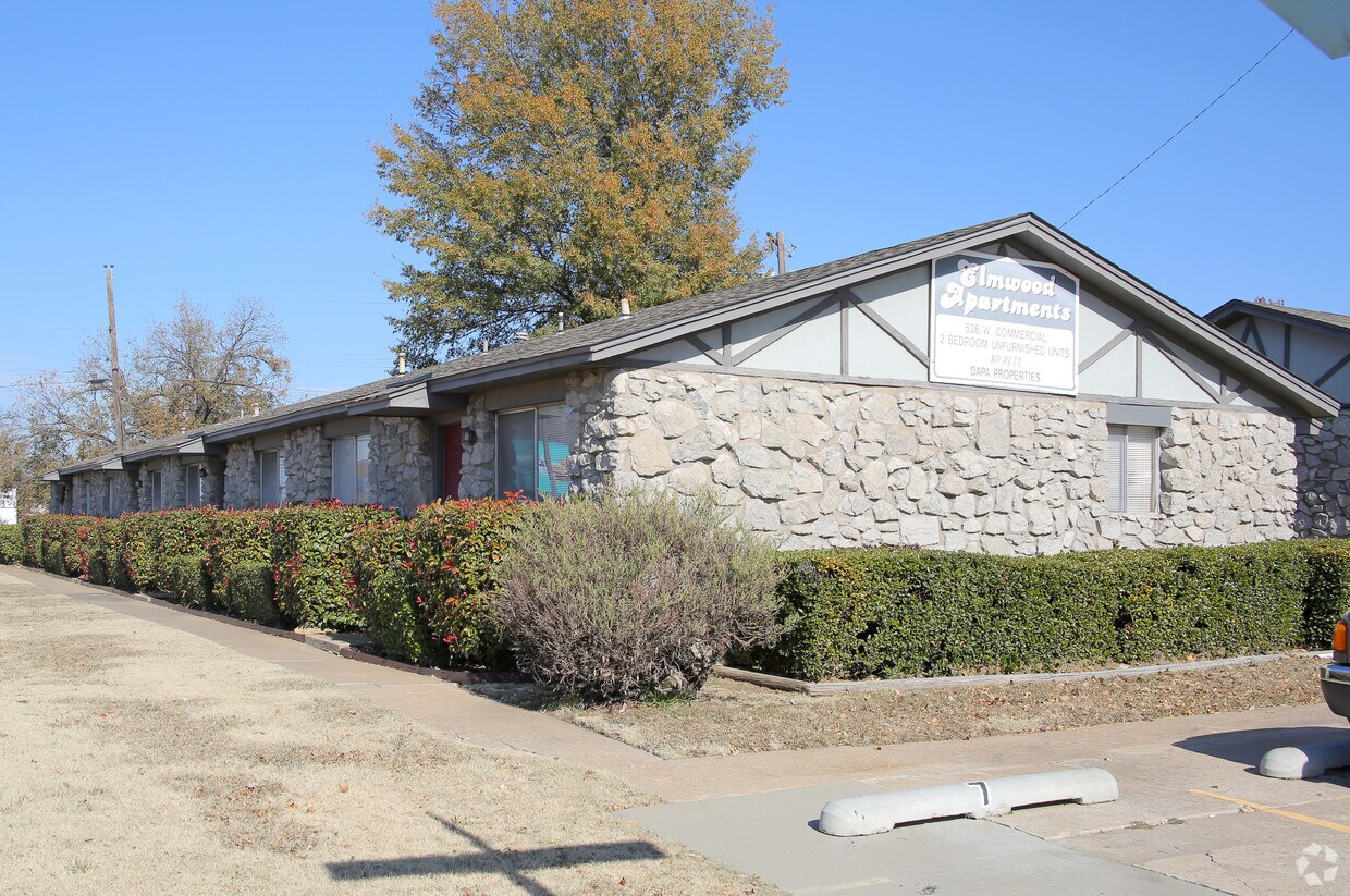 Primary Photo - 536 W Commercial St