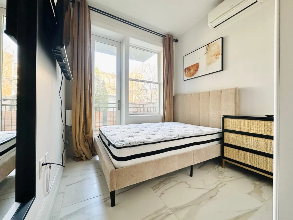 Furnished room/NOT APARTMENT - Furnished room/NOT APARTMENT