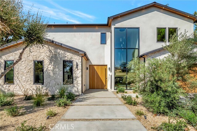 Foto del edificio - 5149 Beeman Ave