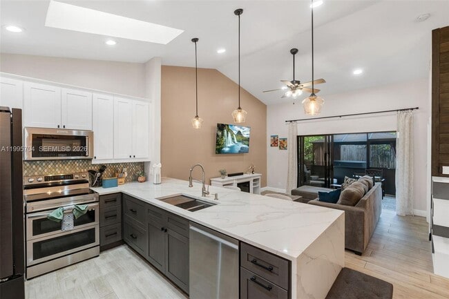 Foto del edificio - 4220 Grove Park Ln