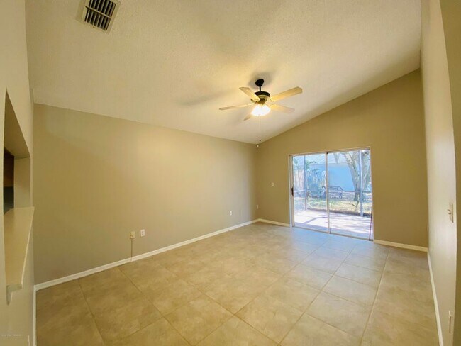 Building Photo - 1435 Crane Creek Blvd