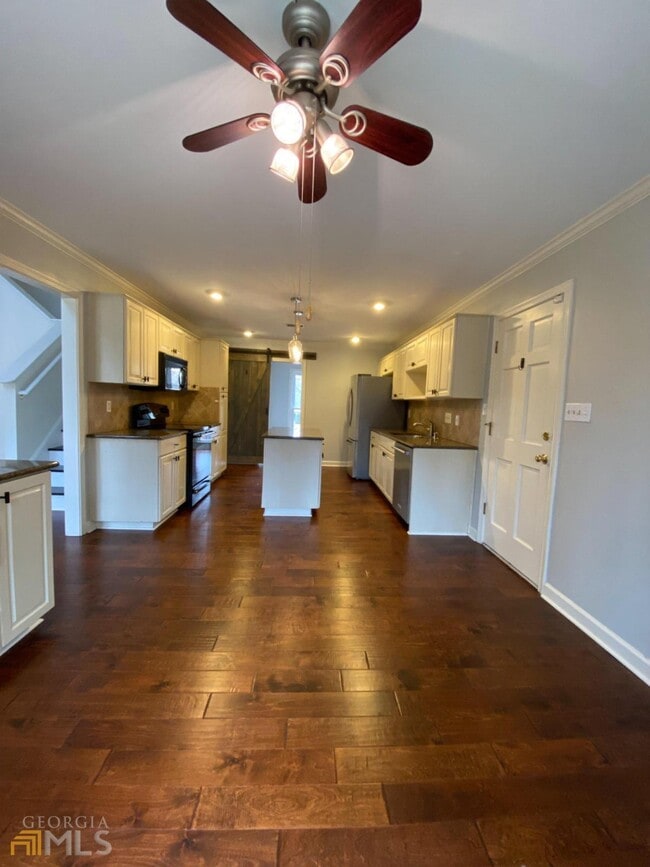 Building Photo - 3279 Robinson Oaks Way NE