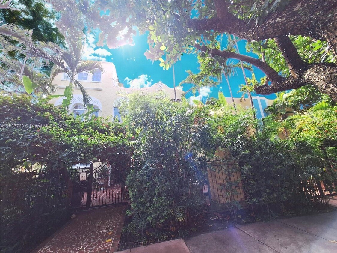 Foto principal - 1361 Meridian Ave