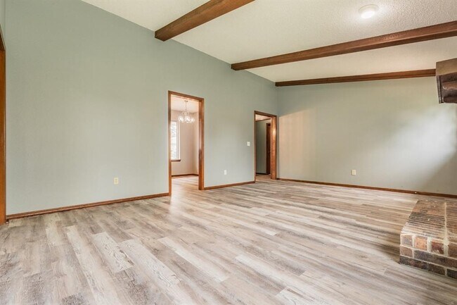 Building Photo - 935 Buckwood Dr
