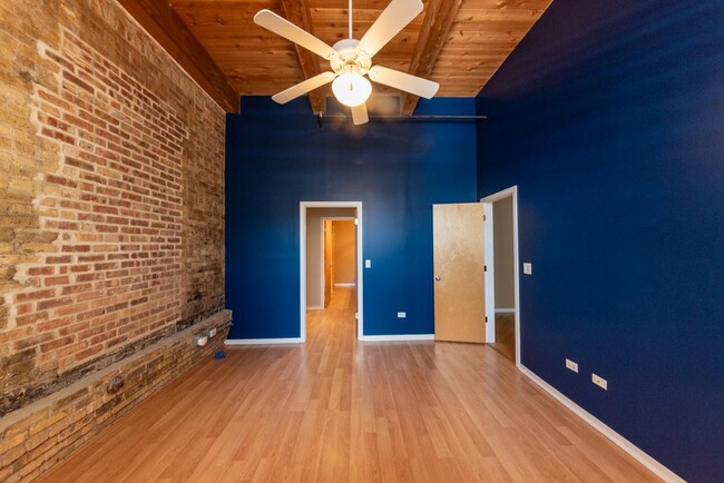 Building Photo - 2 bedroom in Chicago IL 60647