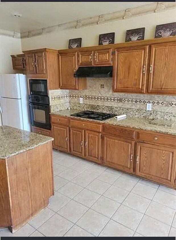 Kitchen Granite counter top - 1728 Shadow Crk