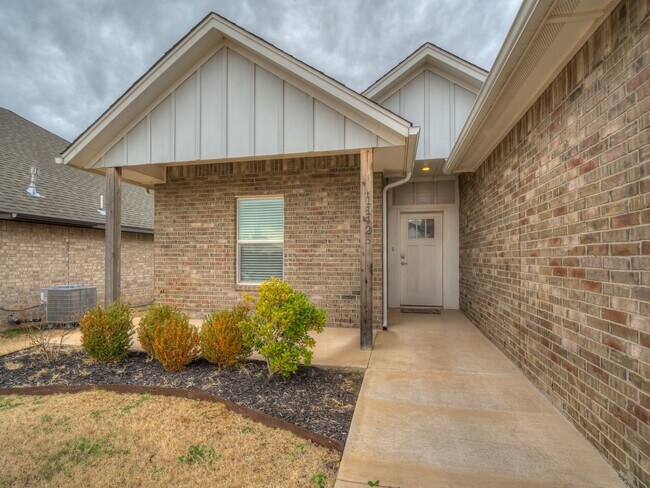 Photo - 4 Bedroom + Yukon Schools House