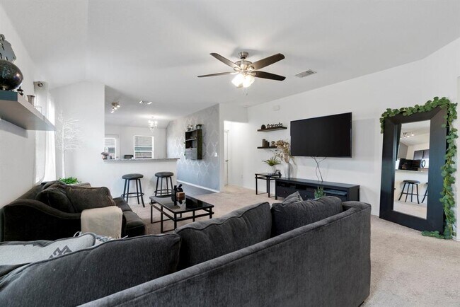Building Photo - 3512 Batson Dr