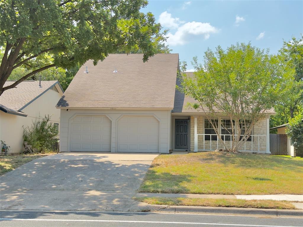 Foto principal - 9803 Meadowheath Dr