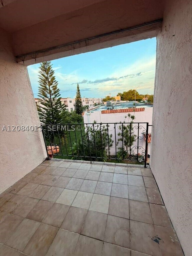 Foto del edificio - 1255 W 53rd St