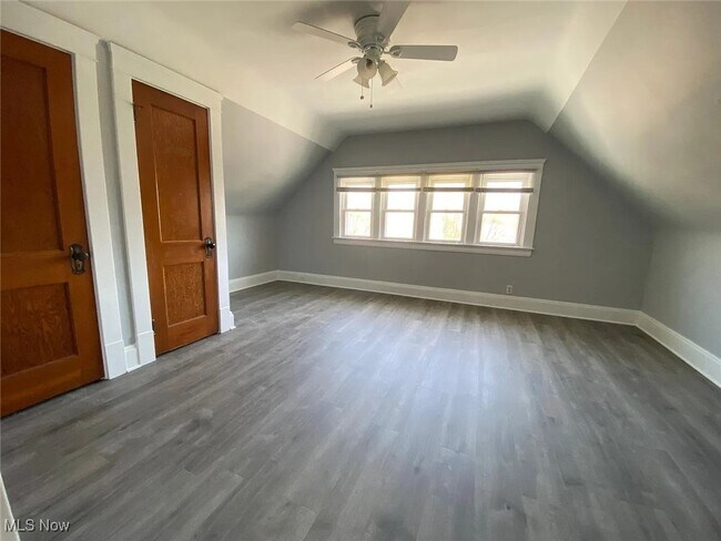 Foto del edificio - 1208 St Charles Ave