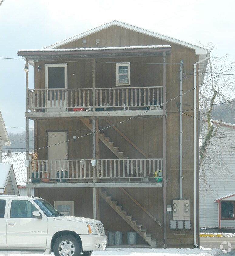 Building Photo - 319 N Water St