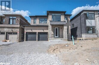 Building Photo - 4 Daffodil Rd