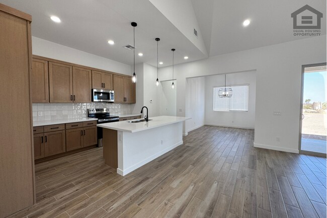 Foto del edificio - 3bed/2bath Home in North Surprise! Ready for Immediate Move-In! -- NO HOA!