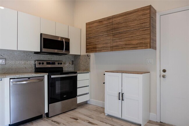 Foto del edificio - 10121 NW 51st Ln