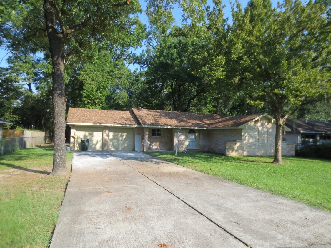 Foto principal - 24907 Hickory Hill Rd