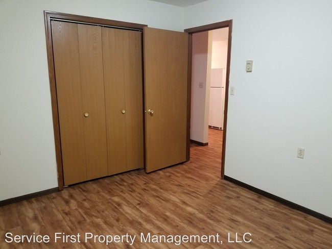 Building Photo - 205 W Summerfield Ave