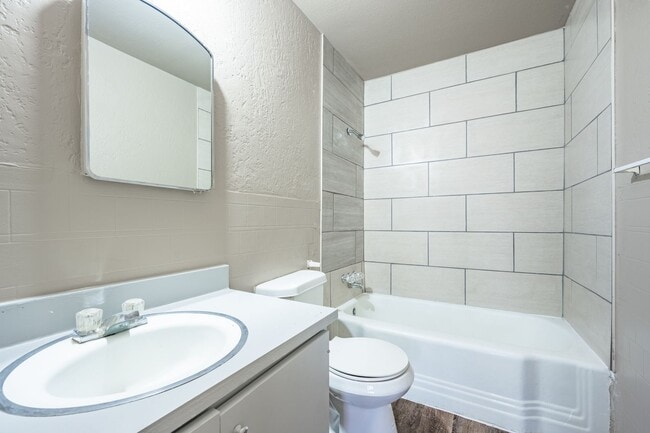 Foto del edificio - 927 S Bryan St