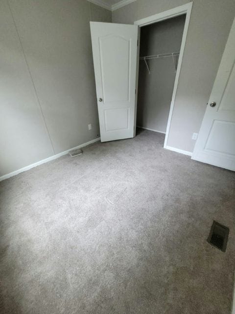 Building Photo - 658 Sound Ave