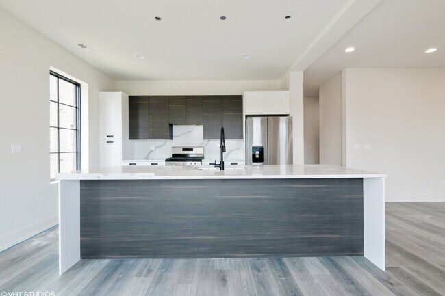 Foto del edificio - 1220 N Bosworth Ave