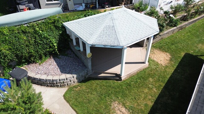 Building Photo - 27 E 3600 S